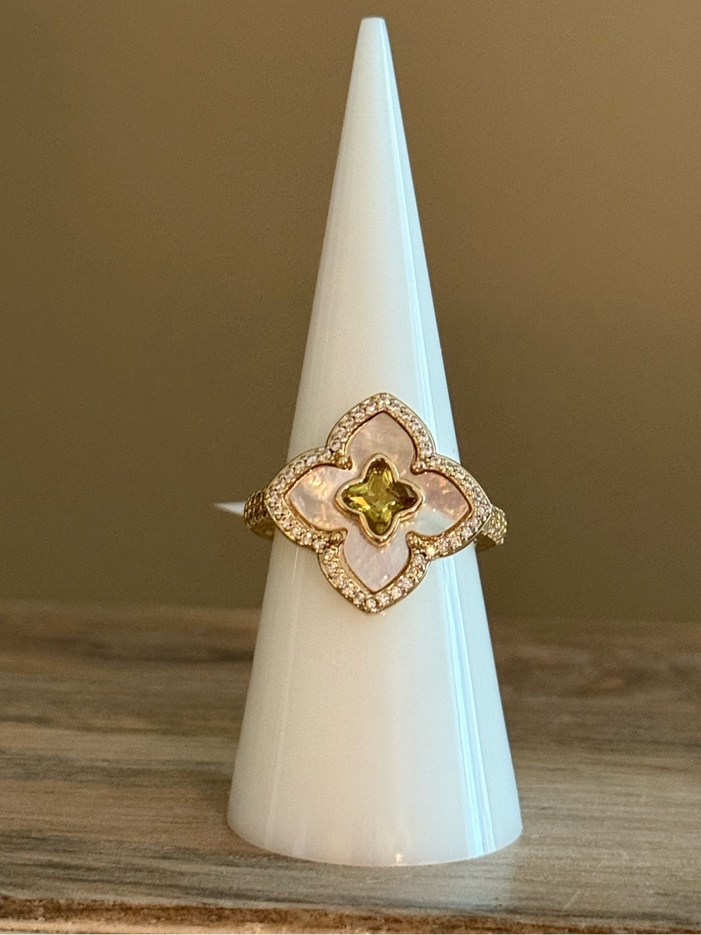 Bomb Party August 2026 Ring “Clover Crusin” Size 7. Brand New!